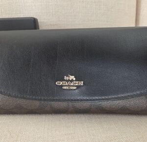 Coach Black and Brown Leather Wallet With Checkbook